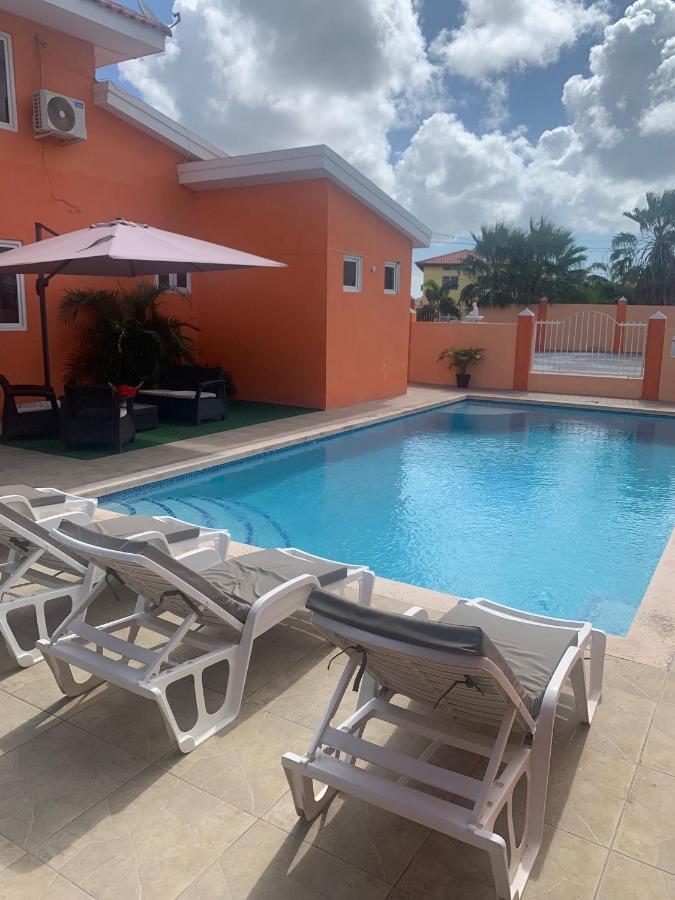 Omira Apartment Suites Willemstad Extérieur photo